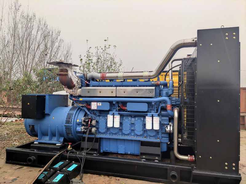 深泽柴油发电机组更换机油时，应遵循哪些步骤？